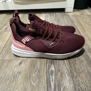 Kids puma sneakers